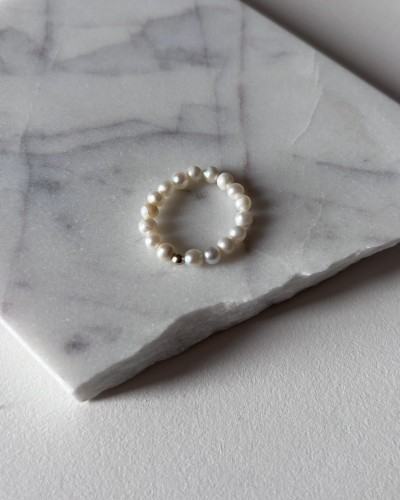 Pierścionek z pereł naturalnych