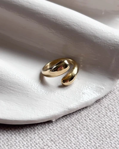 Pierścionek ze stali chirurgicznej platerowany 14k złotem