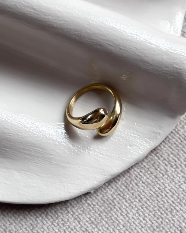 Pierścionek ze stali chirurgicznej platerowany 14k złotem