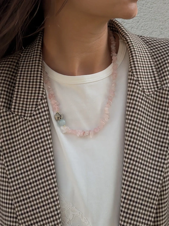 VILMA PINK — naszyjnik z różowym kwarcem i jadeitem